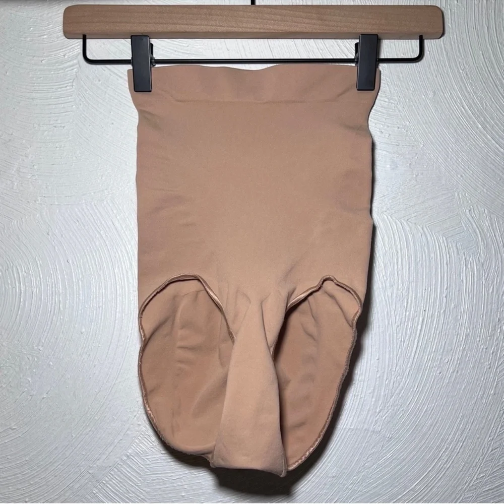 Skims Seamless Sculpt High-Waisted Brief  |  NWOT 2XL /3XL - Picture 2 of 3